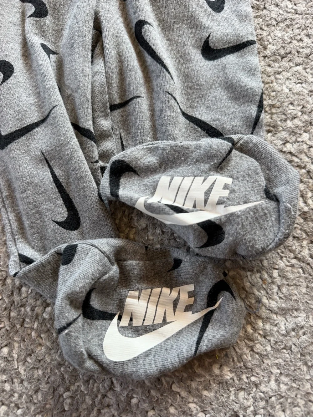 Nike Kids' Gray Logo Outfit - 6 months